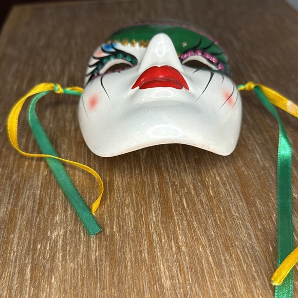 Ceramic Mask Mardi Gras Theme 5.35” x 4” - Picture 2 of 8